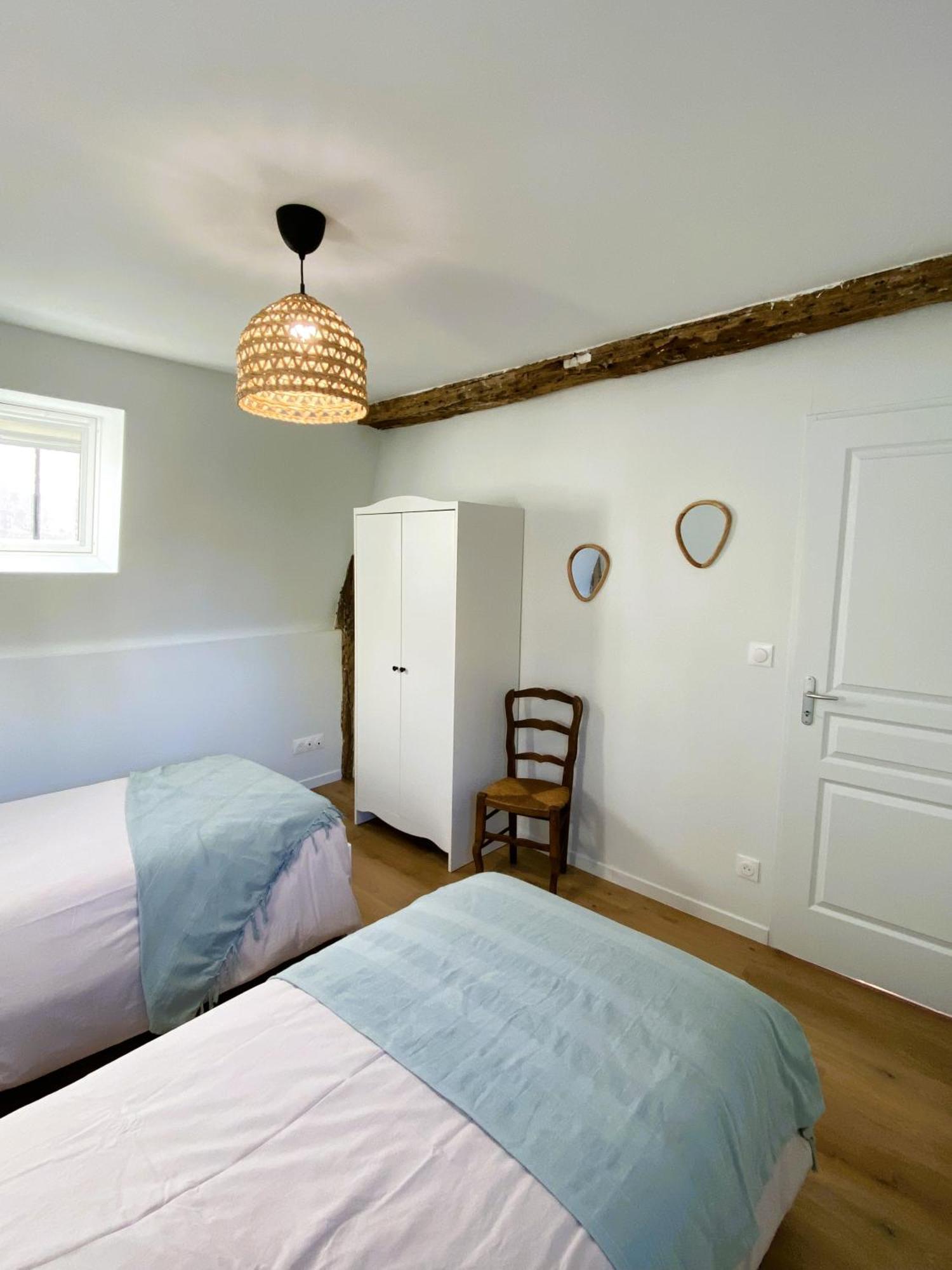 Maison 2 Chambres Avec Parking Et Jardin โนยง ภายนอก รูปภาพ